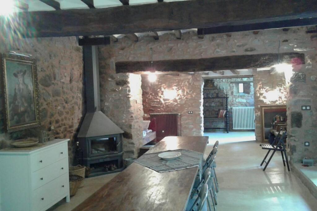 La Badenca. Masia Catalana del S. XVII Riudaura Exterior foto