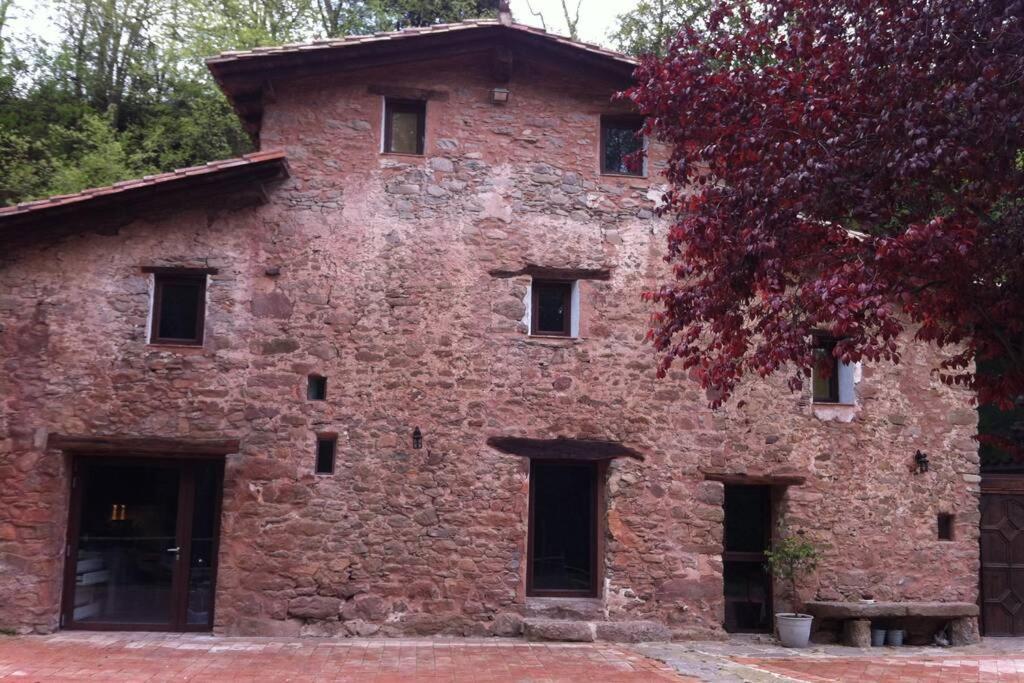La Badenca. Masia Catalana del S. XVII Riudaura Exterior foto